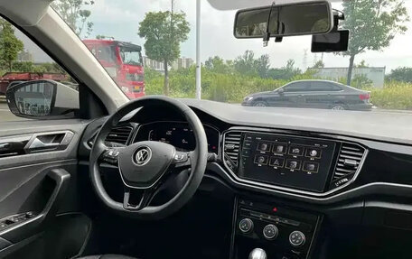 Volkswagen T-Roc I, 2021 год, 1 378 000 рублей, 10 фотография