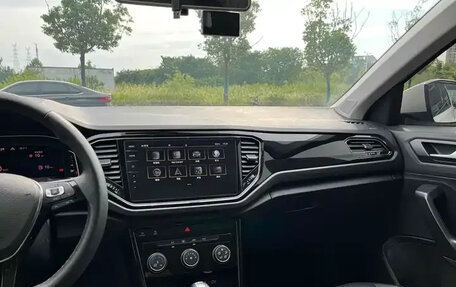 Volkswagen T-Roc I, 2021 год, 1 378 000 рублей, 11 фотография