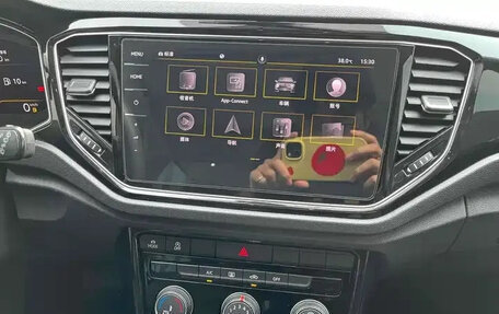 Volkswagen T-Roc I, 2021 год, 1 378 000 рублей, 13 фотография