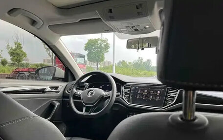 Volkswagen T-Roc I, 2021 год, 1 378 000 рублей, 12 фотография