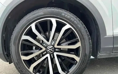 Volkswagen T-Roc I, 2021 год, 1 378 000 рублей, 22 фотография