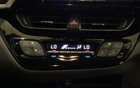 Toyota C-HR I рестайлинг, 2019 год, 1 645 000 рублей, 18 фотография