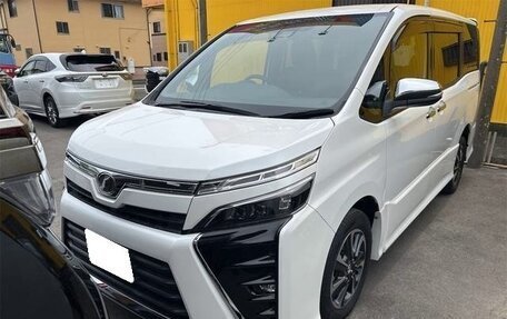 Toyota Voxy III, 2021 год, 1 822 000 рублей, 1 фотография