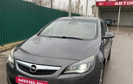 Opel Astra J, 2011 год, 515 000 рублей, 3 фотография