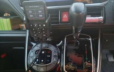 Toyota Voxy III, 2021 год, 1 822 000 рублей, 16 фотография