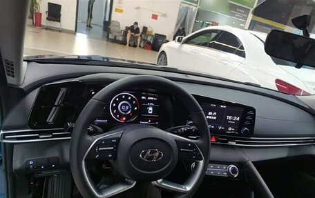 Hyundai Elantra, 2022 год, 1 215 000 рублей, 10 фотография