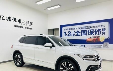 Volkswagen Tiguan II, 2024 год, 4 300 000 рублей, 1 фотография