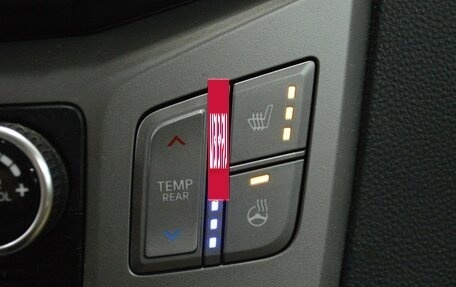 Hyundai H-1 II рестайлинг, 2018 год, 2 600 000 рублей, 16 фотография