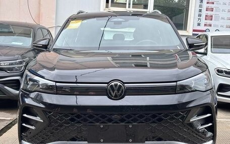 Volkswagen Tiguan, 2025 год, 4 500 000 рублей, 3 фотография