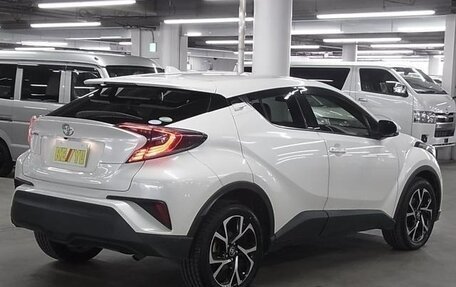 Toyota C-HR I рестайлинг, 2017 год, 1 650 000 рублей, 2 фотография