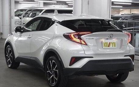 Toyota C-HR I рестайлинг, 2017 год, 1 650 000 рублей, 8 фотография