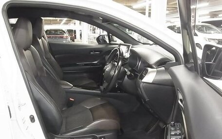 Toyota C-HR I рестайлинг, 2017 год, 1 650 000 рублей, 11 фотография