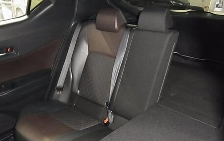 Toyota C-HR I рестайлинг, 2017 год, 1 650 000 рублей, 22 фотография