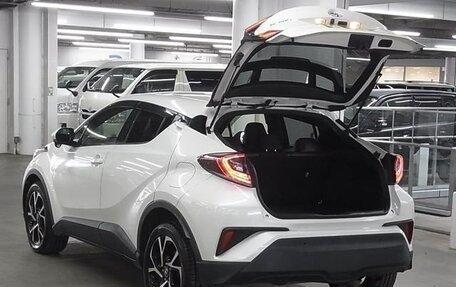 Toyota C-HR I рестайлинг, 2017 год, 1 650 000 рублей, 15 фотография