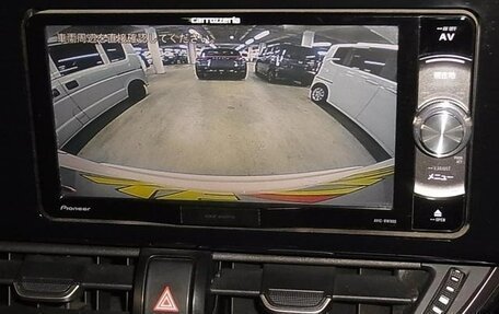 Toyota C-HR I рестайлинг, 2017 год, 1 650 000 рублей, 19 фотография