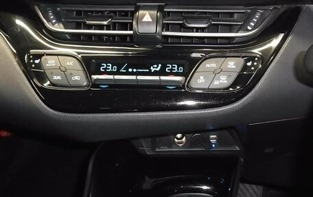 Toyota C-HR I рестайлинг, 2017 год, 1 650 000 рублей, 18 фотография