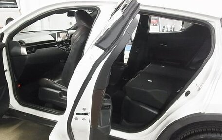 Toyota C-HR I рестайлинг, 2017 год, 1 650 000 рублей, 21 фотография