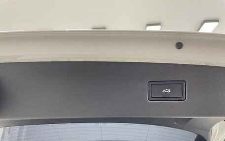 Volkswagen Tiguan II, 2024 год, 4 300 000 рублей, 10 фотография