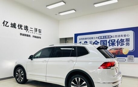 Volkswagen Tiguan II, 2024 год, 4 300 000 рублей, 2 фотография