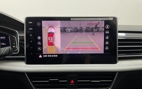 Volkswagen Tiguan II, 2024 год, 4 300 000 рублей, 14 фотография