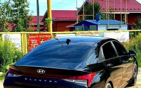 Hyundai Elantra, 2023 год, 2 400 000 рублей, 2 фотография