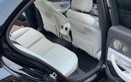 Mercedes-Benz E-Класс, 2022 год, 5 000 000 рублей, 3 фотография