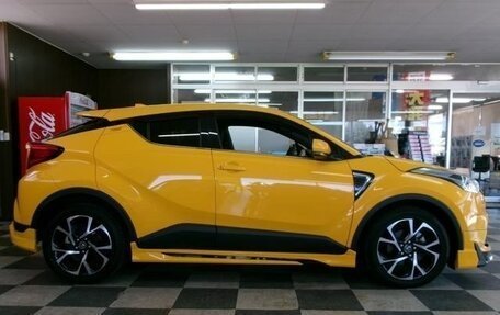 Toyota C-HR I рестайлинг, 2017 год, 1 605 000 рублей, 2 фотография