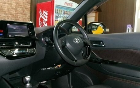 Toyota C-HR I рестайлинг, 2017 год, 1 605 000 рублей, 11 фотография