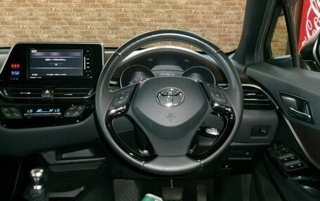 Toyota C-HR I рестайлинг, 2017 год, 1 605 000 рублей, 9 фотография