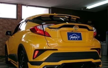 Toyota C-HR I рестайлинг, 2017 год, 1 605 000 рублей, 23 фотография