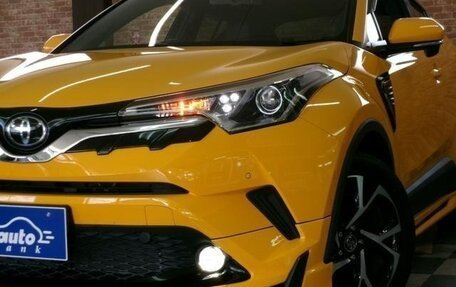 Toyota C-HR I рестайлинг, 2017 год, 1 605 000 рублей, 32 фотография