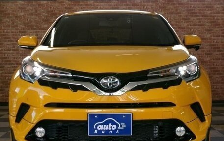 Toyota C-HR I рестайлинг, 2017 год, 1 605 000 рублей, 30 фотография