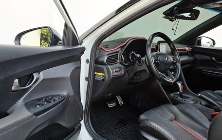 Hyundai Veloster II, 2020 год, 1 550 000 рублей, 7 фотография