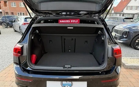 Volkswagen Golf VIII, 2025 год, 4 900 000 рублей, 24 фотография