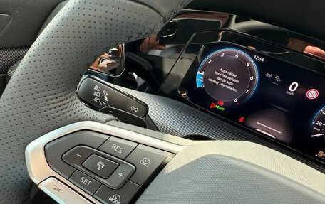 Volkswagen Golf VIII, 2025 год, 4 900 000 рублей, 34 фотография