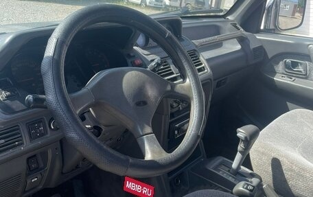 Mitsubishi Pajero III рестайлинг, 1995 год, 290 000 рублей, 3 фотография