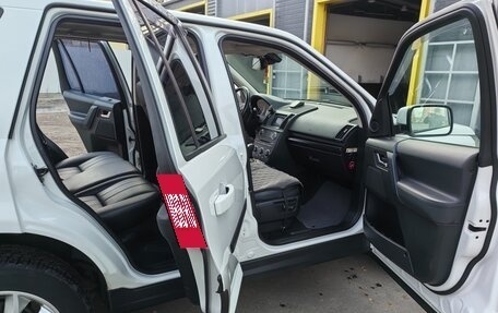 Land Rover Freelander II рестайлинг 2, 2014 год, 2 150 000 рублей, 23 фотография