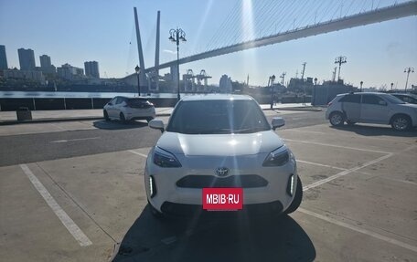 Toyota Yaris Cross, 2021 год, 2 100 000 рублей, 2 фотография