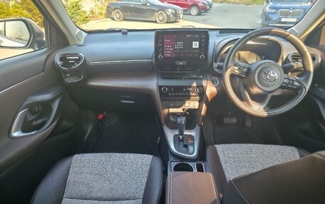 Toyota Yaris Cross, 2021 год, 2 100 000 рублей, 23 фотография