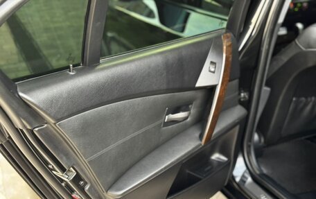 BMW 5 серия, 2005 год, 1 400 000 рублей, 32 фотография