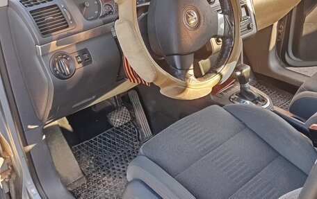 Volkswagen Touran III, 2008 год, 550 000 рублей, 3 фотография