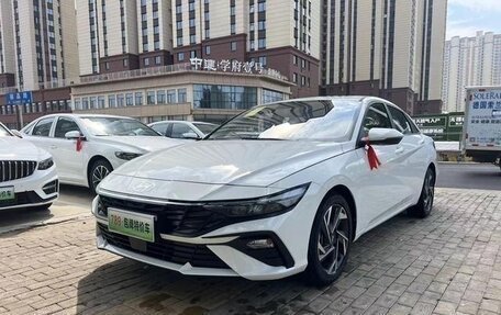 Hyundai Elantra, 2025 год, 1 600 000 рублей, 2 фотография