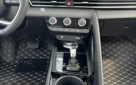 Hyundai Elantra, 2025 год, 1 600 000 рублей, 7 фотография