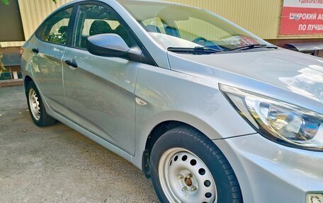 Hyundai Solaris II рестайлинг, 2011 год, 720 000 рублей, 6 фотография