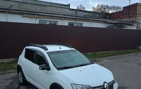 Renault Sandero II рестайлинг, 2019 год, 900 000 рублей, 1 фотография