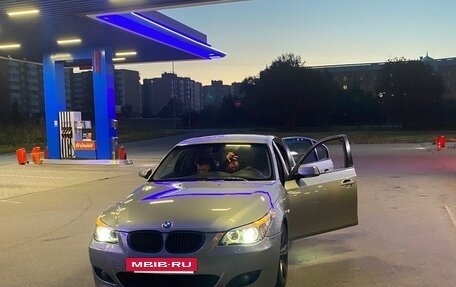 BMW 5 серия, 2004 год, 1 000 000 рублей, 4 фотография