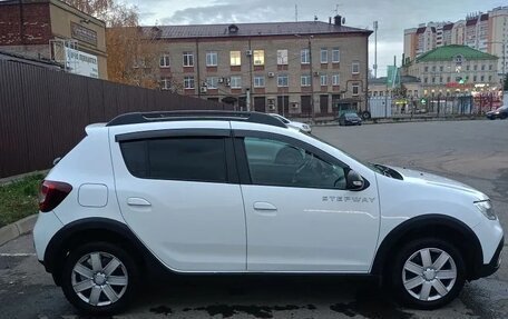 Renault Sandero II рестайлинг, 2019 год, 900 000 рублей, 6 фотография