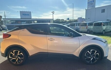 Toyota C-HR I рестайлинг, 2018 год, 1 625 000 рублей, 3 фотография