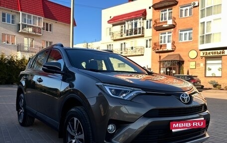 Toyota RAV4, 2018 год, 2 500 000 рублей, 3 фотография