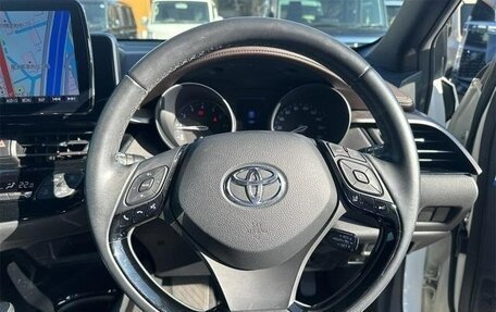 Toyota C-HR I рестайлинг, 2018 год, 1 625 000 рублей, 14 фотография